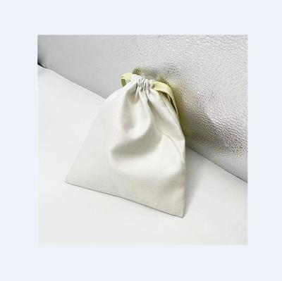 China Recycled/Handmade Materials Our Own Manufacturer New Product Durable Fabric Gift Drawstring Bag Jewelry Bag for sale