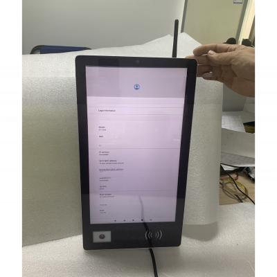 China 15.6 pulgadas Tablet industrial Android pantalla táctil computadora quiosco con cámara web RFID IC Reader QR escáner en venta