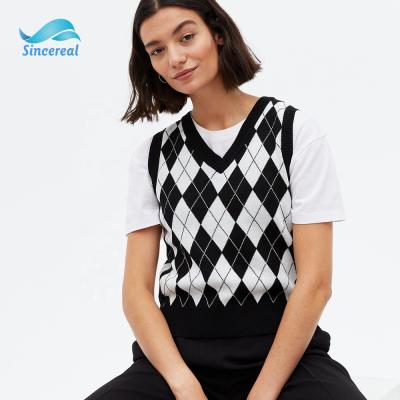 China 2021 Winter Breathable Fashion Customs Casual Quilting Diamond Knit Vest Women's Sleeveless V-Neck Sweater Vest for sale