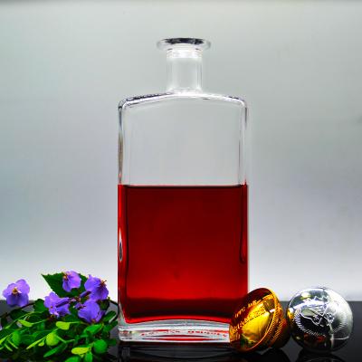 China Elegant Glass Vodka Gin Bottle 500ml 750ml 1000ml Volume for Custom Glass Bottle for sale