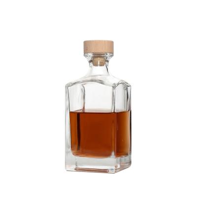 China Classic 700ml Whisky Bottle with Glass Stopper Body Material Super Flint Glass Material for sale