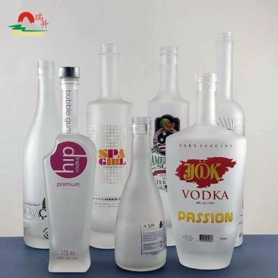 China Custom Crystal Glass Empty Frosted Tequila 700ml Bottle for Liquor Whiskey Vodka 750ml for sale