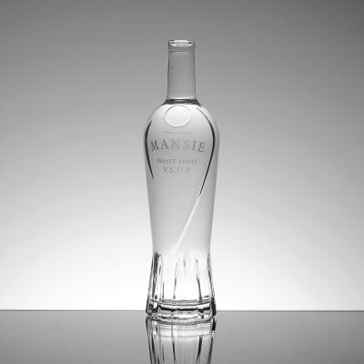 China Trade Assurance High Flint Glass Material 750ml Clear Vodka Bottle for Big Event for sale