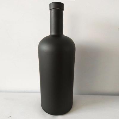 China 750 ml schwarze Whisky-Glasflasche mit Decal-Oberfläche und Korkverschluss zu verkaufen