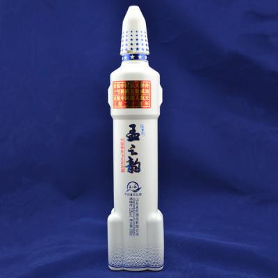 China Custom 750ml Rocket Shaped Vodka Glass Bottle For Beverage Online with SCREW CAP for sale