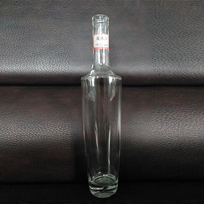 China Botella de vidrio de VODKA 700 ml para aceite de oliva en bulto Botellas de Marasca vacías 250 ml 500 ml 750 ml 1 L en venta