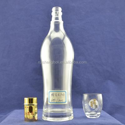 China Transparent Glass Vodka Bottle Made in Ukraine with Frosted Design at CIF for sale