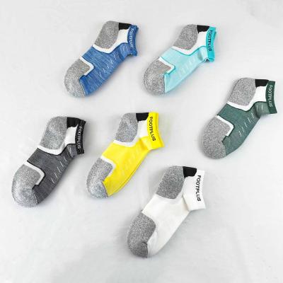 China Custom Logo Ankle Breathable Team Sports Socks Unisex Outdoor Running Low Cut Cotton Running Socks for sale