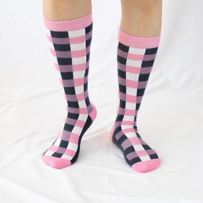 China Breathable Wholesale Sport Socks Custom Sports Athletic Mens Basketball Socks With Logo for sale