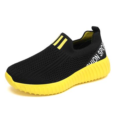 China Fashion Trend Shoes New Running Style Men's Fly Knit Mesh Athletic Sports Casual Shoes Breathable for sale