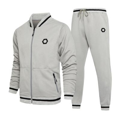 China Custom Wholesale Simple Tracksuit Jogging Style Breathable Fashionable Mens Suits For Mens Sports for sale