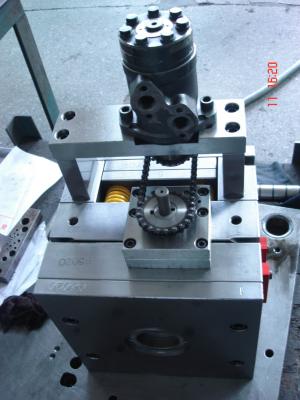 China Customized Cavities Hot Runner Injection Mould with PP , ABS , HDPE , PE for sale