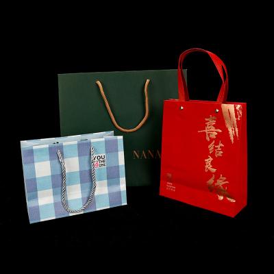 China Wholesale Recyclable Custom Design Hot Kraft Paper Gift Box Jewelry Purse Gift Bag Handbag Art Paper Bags for sale