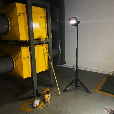 China Rechargeable ABS 3000lm LED Flood Work Light with Magnetic Base and Hook for sale