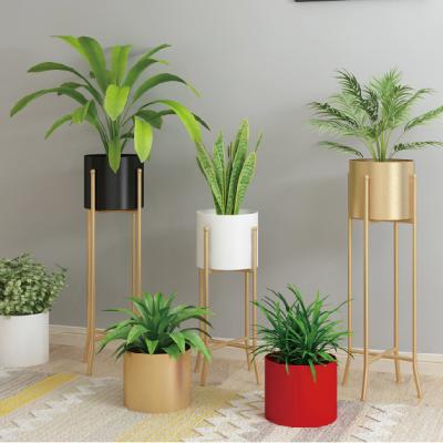 China Wholesale Gold Pot Flower Planters Metal Plant Cheap Flower Pots Indoor Modern Industrial Antique Large Garden Large For Plant for sale