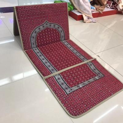 China Folding Carpet Prayer Folding Mat Portable Rug Sofa Prop Muslim Carpet for sale