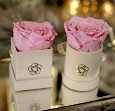 China Wholesale Luxury Touch Natural Green Rose Delivery Paper Round Small Velvet Flower Box for sale