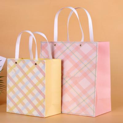 China Grace Wholesale Custom Biodegradable Green Gift Recyclable Wrapping Food Paper Bags With Handle for sale