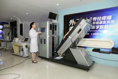 China Comfortable Disc Decompression Machine Spinal Decompression Device for sale