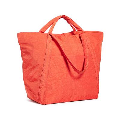 China Madame Free Sample Design Light Weight and Durable Women's Tote Bags Waterproof Beach Bag for sale