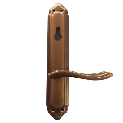 China Modern Fashion Style Washroom Bathroom Metal Hotel Door Handle Lock Set With Keys For Home for sale