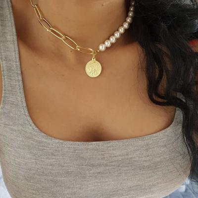 China TRENDY Gold Plated Baroque Pearl Charm Pendant Necklace Half Pearl Half Clip Chain Beaded Chain For Women for sale