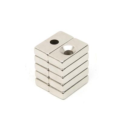 China Powerful industrial magnet neodymium retangular countersunk magnet 40x20mm for sale