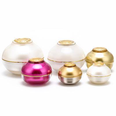 China Vintage Cosmetic Top Cover Solid Acrylic Skin Care Packaging Container 30g Gold Cream Jar for sale