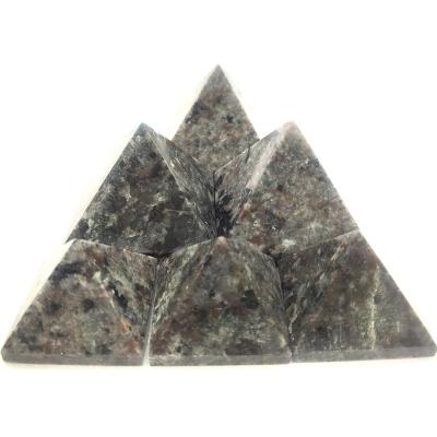 China Europe Wholesale Natural Stone Pyramid Yooperlite for sale