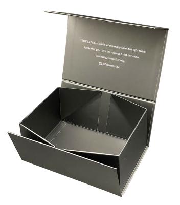 China Recycled Materials Custom Foldable Magnetic Box With Ribbon for sale