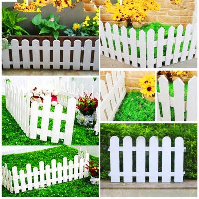 China Guardrail Surround Xmas Christmas Decorative Tree Fence White PVC Garden Decoration Home Viable Tree Fence Fence for sale