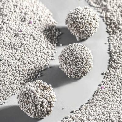 China 0.8mm-3.8mm Bentonite Cat Litter Ball Shape Dust Free Strong Clumping for sale