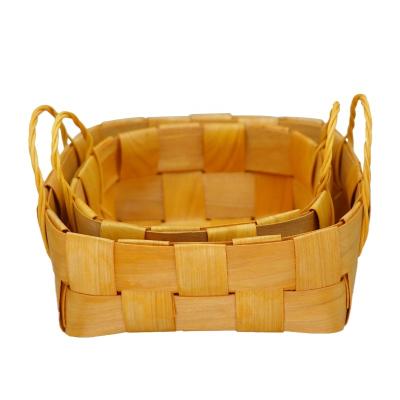 China Viable Customizable Wholesale Wooden Chip Woven Hamper Bread Gift Basket With Handle for sale