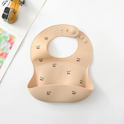 China Patternned Washable Modern Cheap Animal Cartoon Print Silicone Training Baby Bibs Set for sale