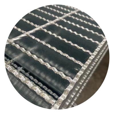 China Traditional Galvanized Stainless Fence Drainage Channel Serrated Steel Bar Steel Grating for sale