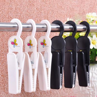 China DISPLAY household article shoe store supplies multifunctional plastic boot clip holder shoe clips portable shoe hanger for sale