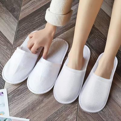 China Disposable Slippers, Closed Toe SPA Slippers Non-Slip Slippers Comfortable Individually Wrapped Guest Slippers for sale