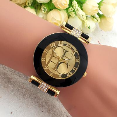 China Casual Gold Crystal Girl Watches Wristband Clock Relog Feminino de 2021 new silicone unisex women watches quartz watch ladies sports for sale