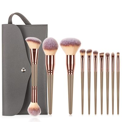 China Angular Blush Makeup Brush Set Makeup Brush Set Real Hair Makeup Brush Holder Leather Holder for sale