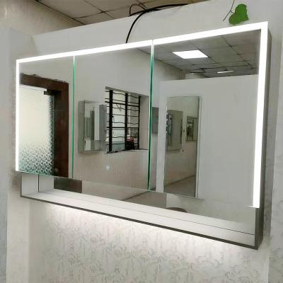 China Modern Wall Mounted Triple Mirror Horizontal Medicine Cabinet Bathroom Vanity Mirror Cabinet With CE ETL Certificate Factory Direct for sale