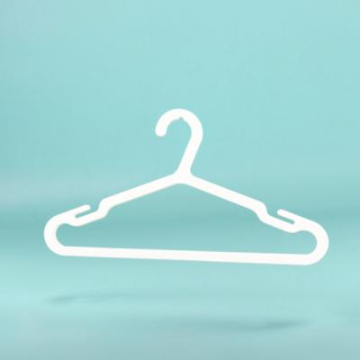 China Hot Sale Modern Custom Plastic Color Hangers Wholesale Coat Shirt Clothes Ultrathin Hangers for sale