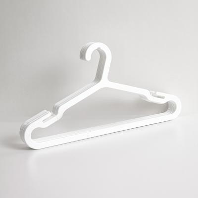 China 100% New Modern Multifunctional White Material Wet Dry Amphibious Plastic Hanger For Laundry for sale