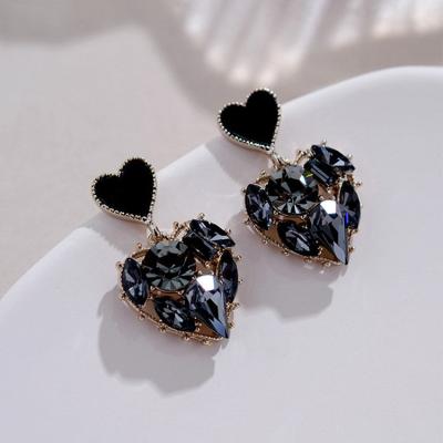 China Top Stats News Black Trendy Rhinestone Fashion Earrings Gold Plated Fashion Love Heart Earrings Women For Girls (E002C) for sale