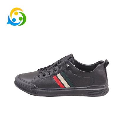 China Other Wholesale Men's Casual Leather Soft Sole Rubber Sole Walking Sneakers Men's Black Casual Sneakers Customized for sale