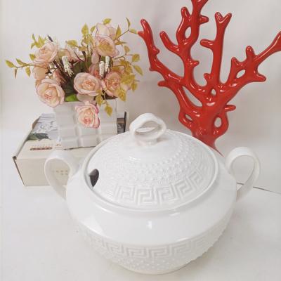 China Sustainable Relief European Bird's Nest Dessert Bowl with Ear and Cover for sale