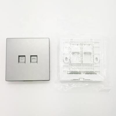 China Type 86 standard size lattice double lattice white plastic wallplate left front plate with dust cover flap en venta