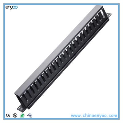 China Horizontal Plastic Cable Management 24 Slots Wiring Cable Management Panel 1RU With Cover for sale