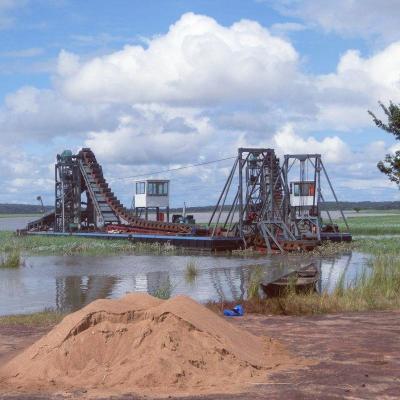 Chine China gold sand diamond mining chain bucket dredger dredging boat for sale à vendre