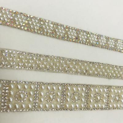 China Hot 2021 Fashion Shinning Crystal Beaded Trim Garment Decoration Fix Pearl Rhinestone Trimming For Garment Bag for sale