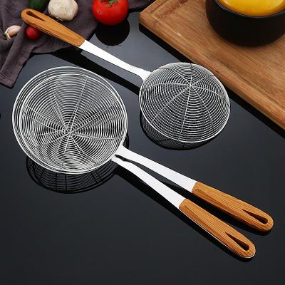 China Amazon Stainless Steel Handle Sustainable Hot Selling Wooden Flour Frying Filter Sieve Spoon for sale